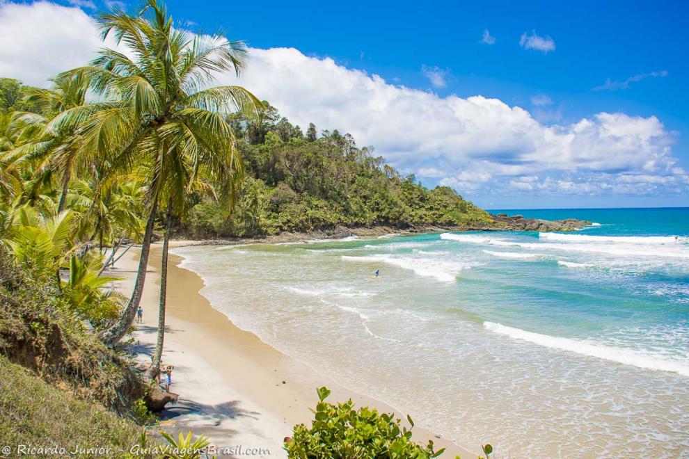 Imagem do mirante da Praia da Engenhoca em Itacaré.